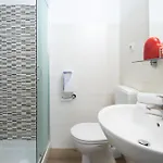 فندق Joli