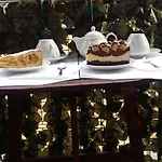 فندق Joli