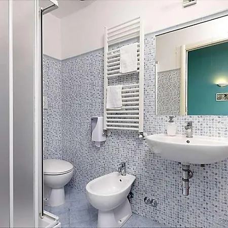 Joli Hotel 2*